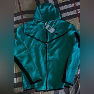 SOLD ‼️ Nike Sportswear Tech Fleece Full-Zip Hoodie. Washed Teal / Black.  XL